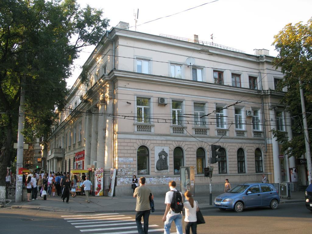 Suisse Hostel Kischinau Exterior foto